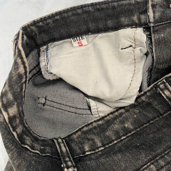 Cool Patch Jeans - Picture 8 of 9